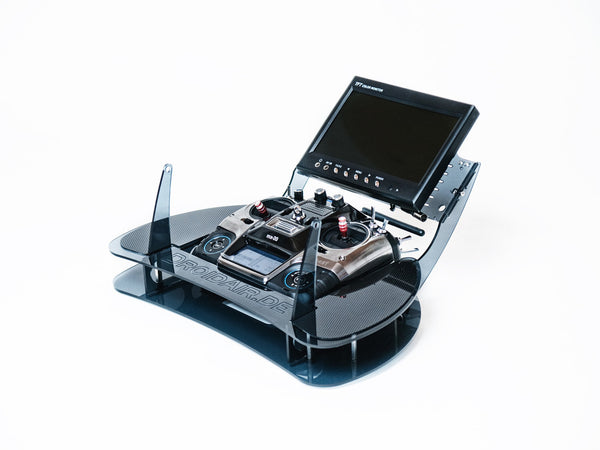 Senderpult für MX-20 Graupner mit Monitor und 5,8 GHz Empfänger. Carbon design.
